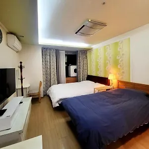 Khan Seoul